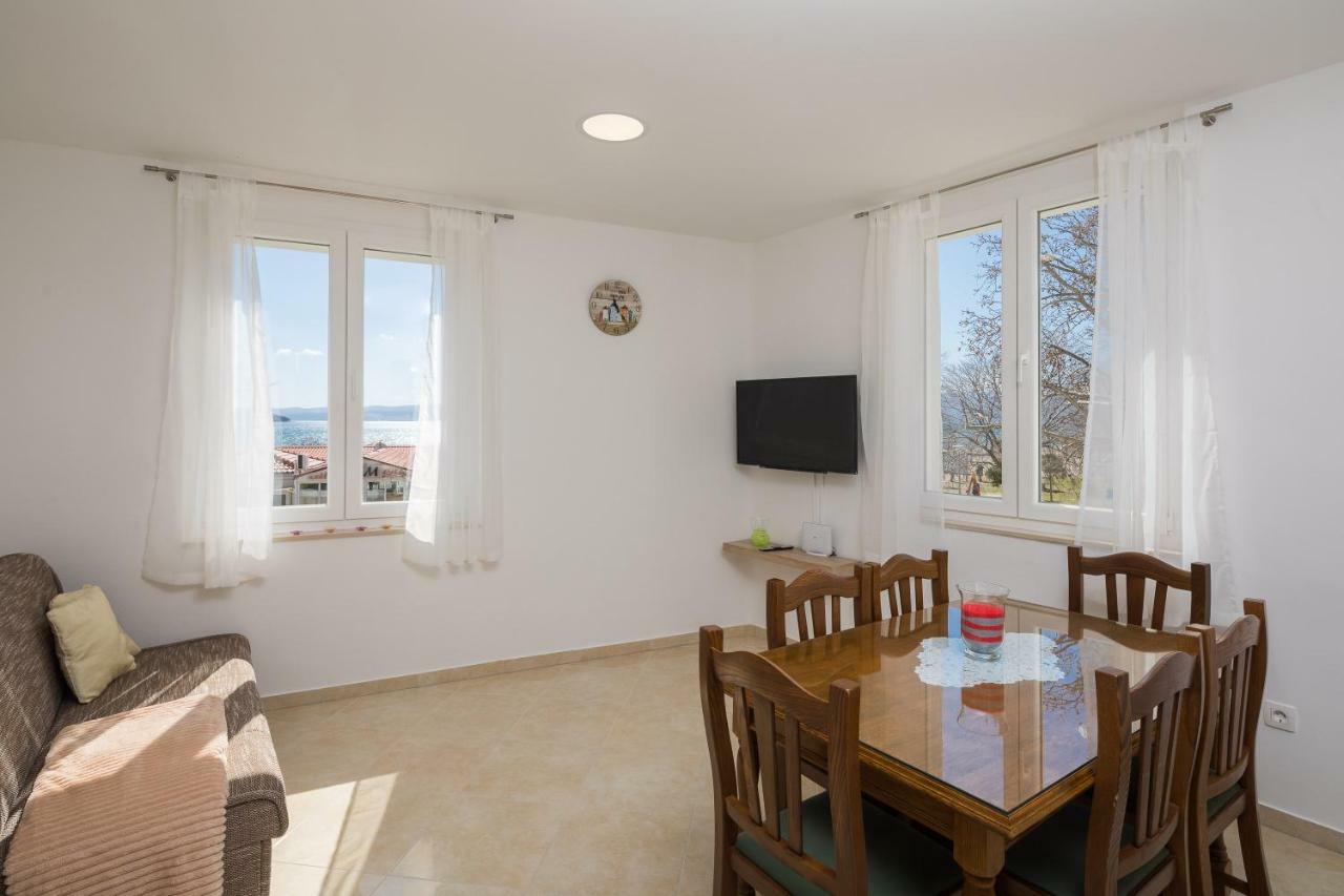 Sandy Beach Apartment Omis Exterior photo